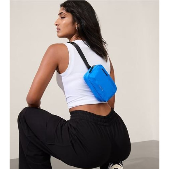 NWT Athleta All About BELT BAG Chest Crossbody Bag Fanny Pack Ultramarine Blue - Picture 4 of 6
